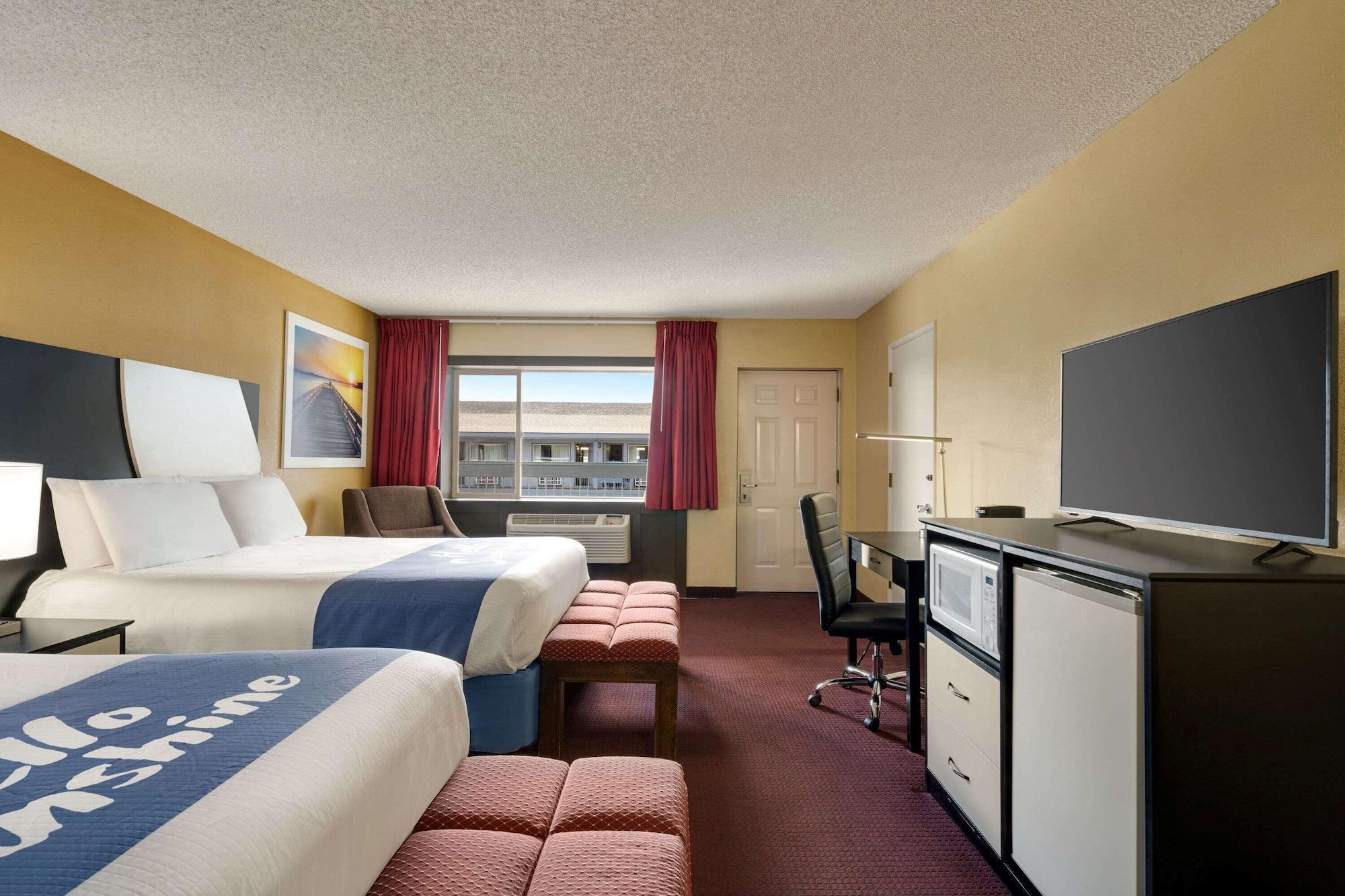 Days Inn By Wyndham Bend Exterior foto